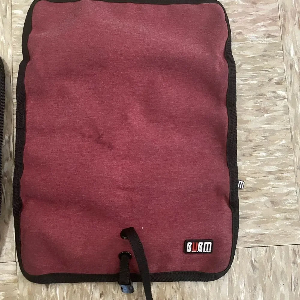 Gaming device carrying cases